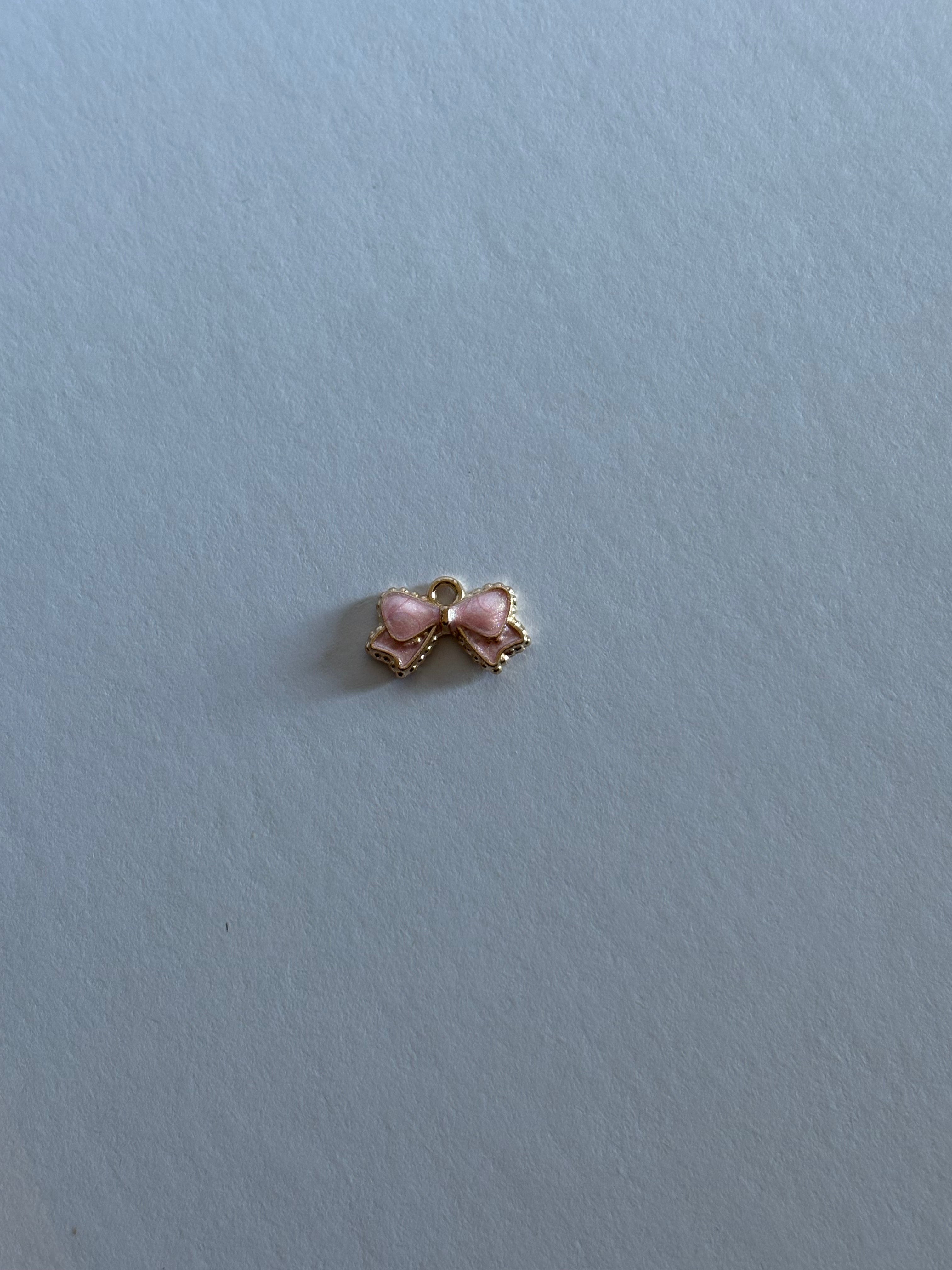 Charm Nœud Émail Rose Perlé
